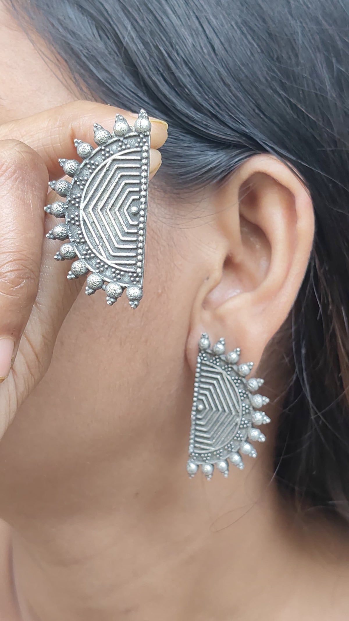 Ardhchandra Studs