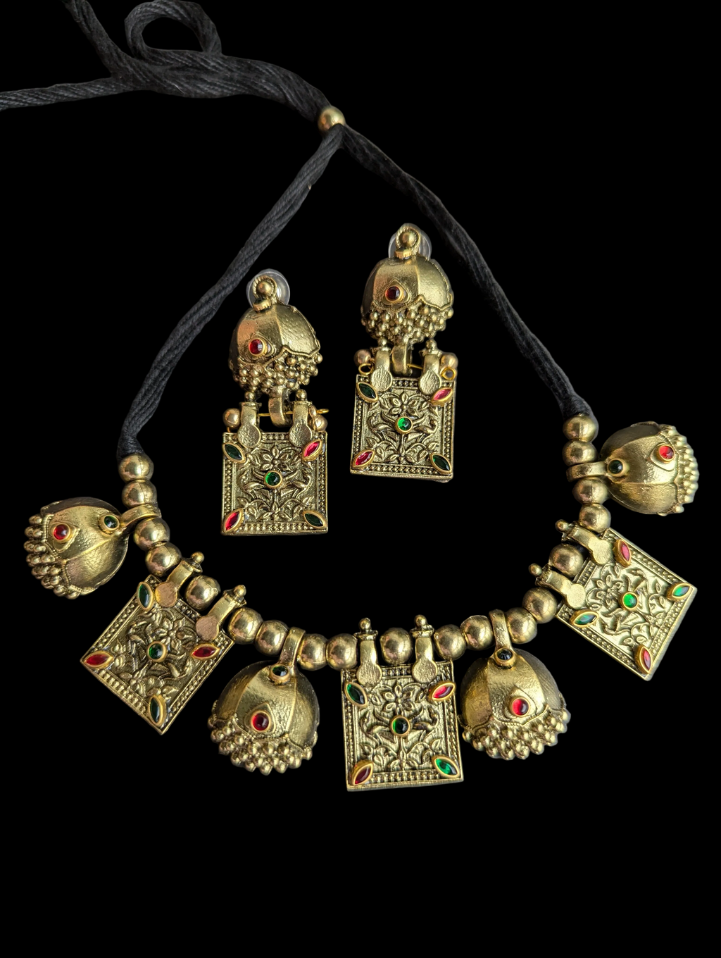 Rajwadi Beautiful Golden finish Set